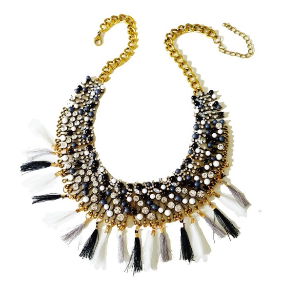 Gorgeous Statement Bob Necklace - Picture 3 of 3